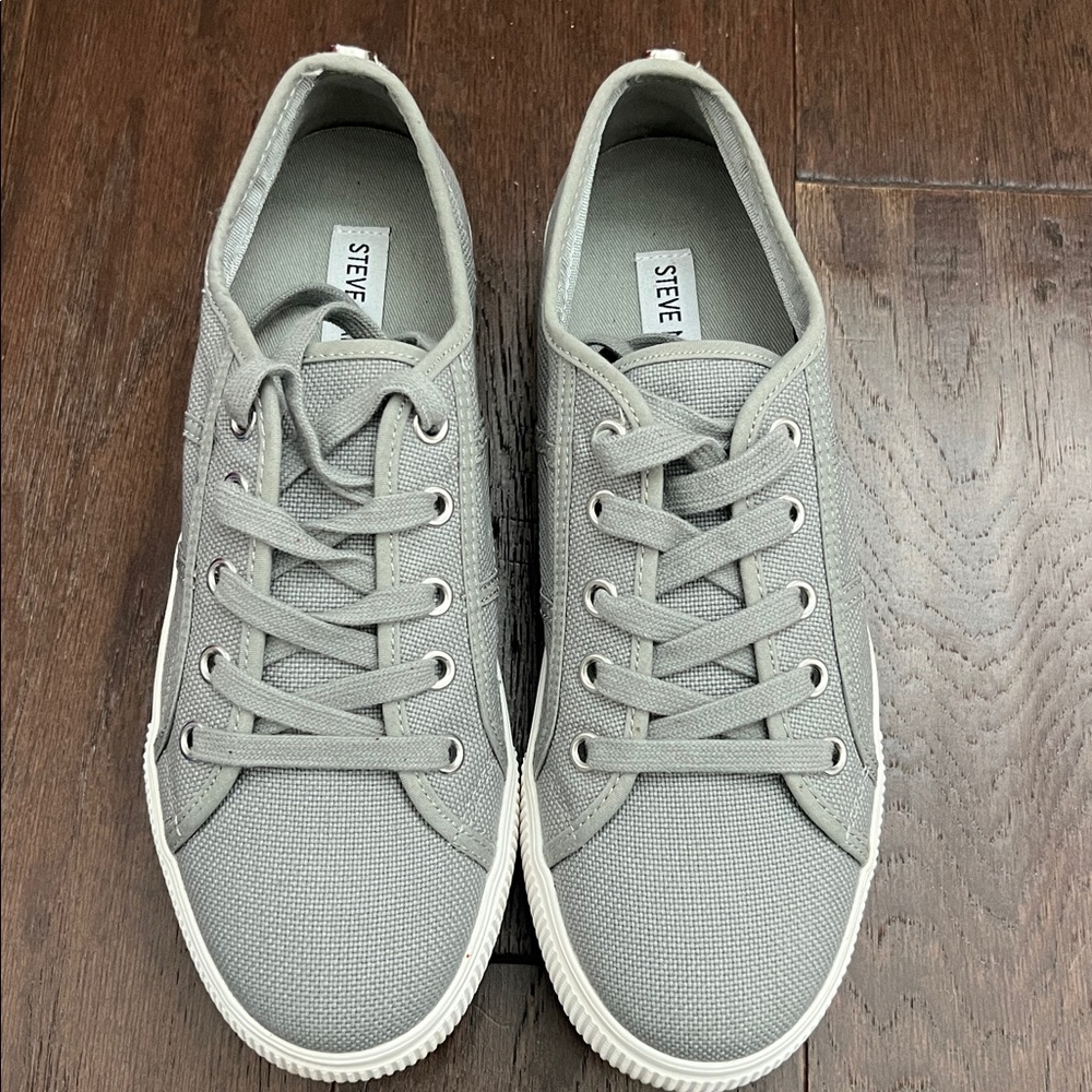 Steve Madden Light Grey Emmi Sneakers